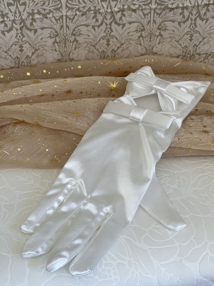 A Pair of Historically Inspired Regency and Rococo Era Satin Silk Gloves with Bow Details in White.