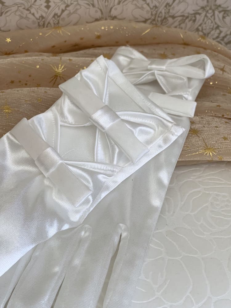 A Pair of Historically Inspired Regency and Rococo Era Satin Silk Gloves with Bow Details in White.