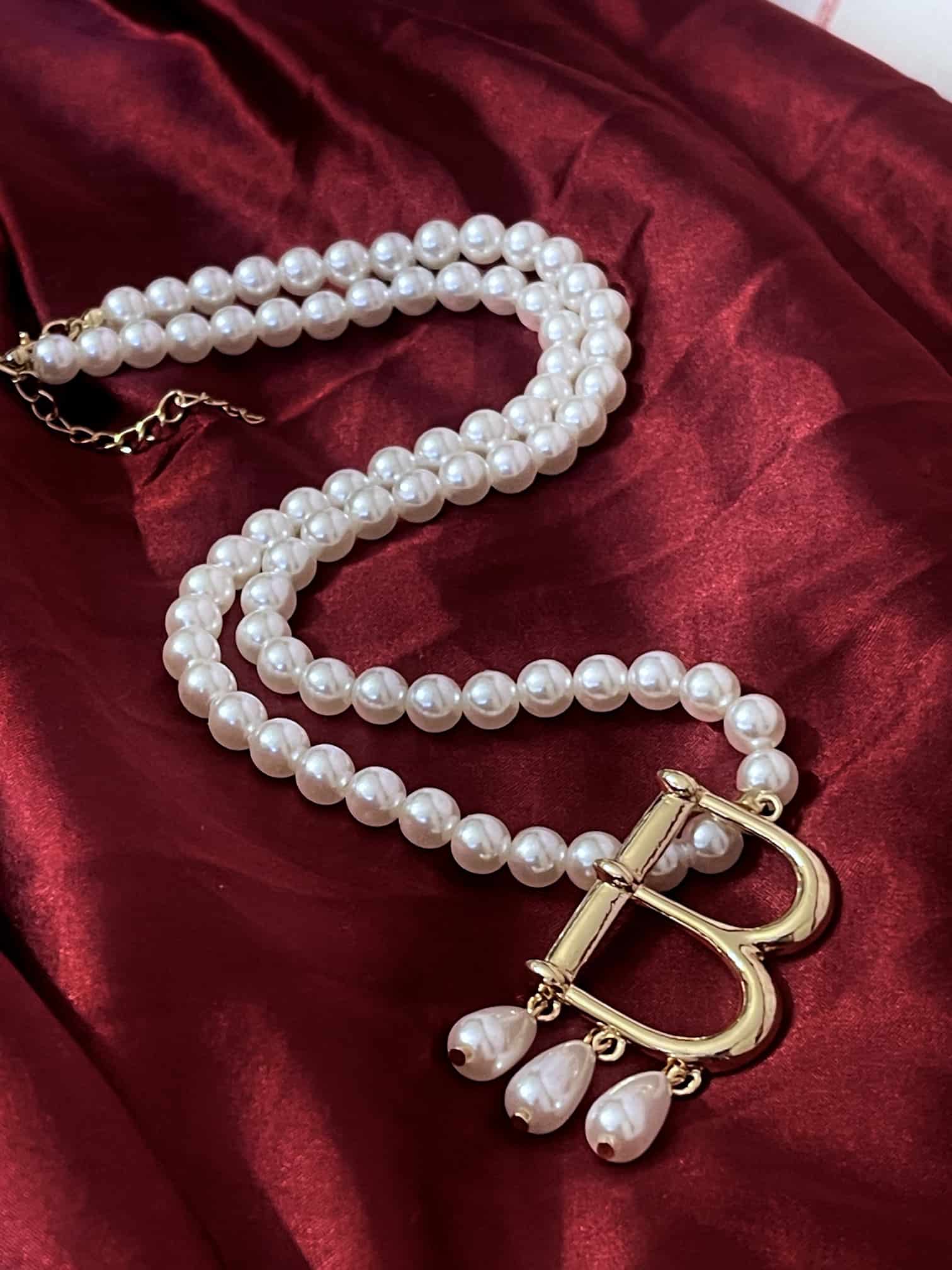 Graceart Anne Boleyn Faux Pearl Necklace Costume Jewelry