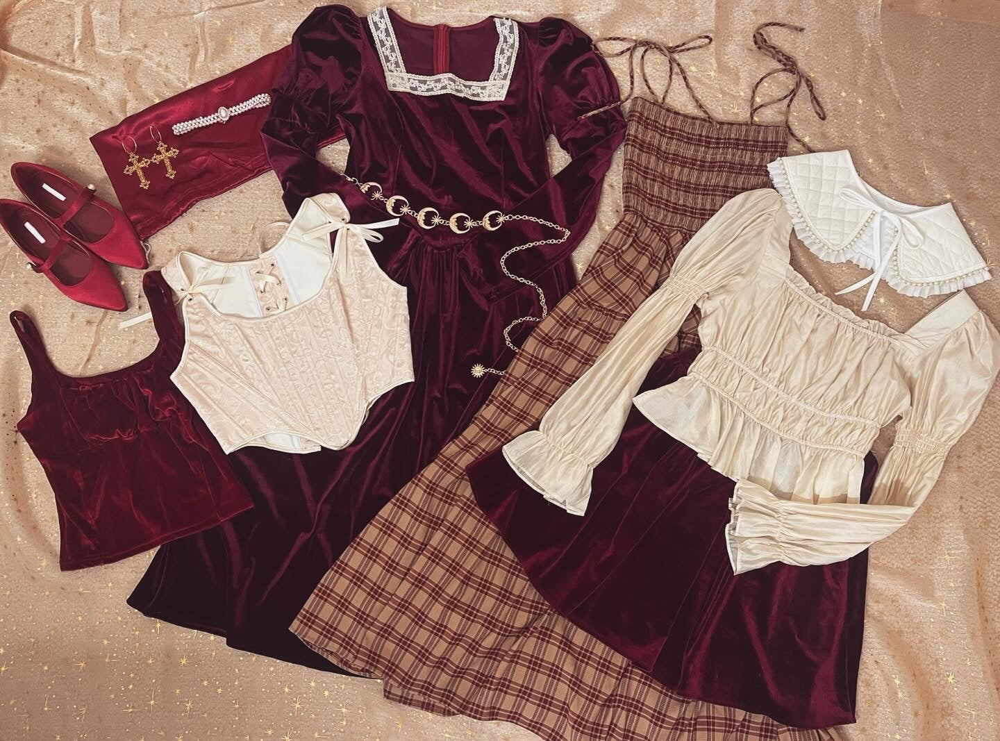 Details of a historical fashion clothing and accessories style bundle mystery bag, including medieval, renaissance, baroque, tudor, rococo, regency, Victorian, Edwardian and fantasy styles