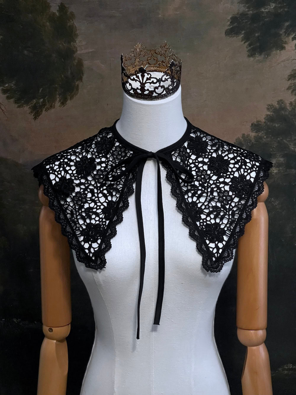 A historical fashion inspired baroque and victorian style crochet floral lace pointed removable dagger collar