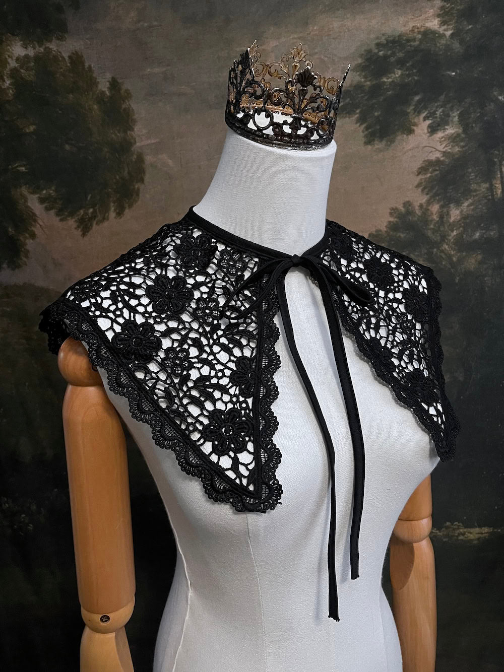 A historical fashion inspired baroque and victorian style crochet floral lace pointed removable dagger collar
