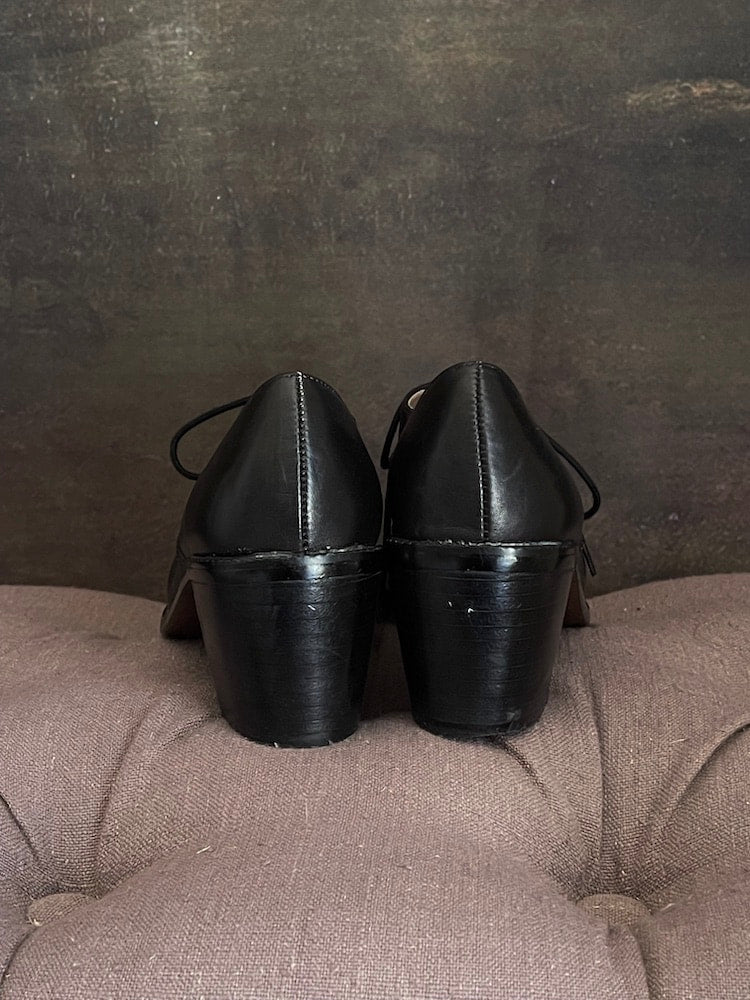 90s patent shop leather shoes