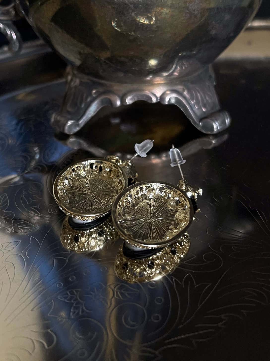 Historically Inspired Gothic Filigree Cameo Earrings in Black x Gold, for Victorian, Edwardian, Baroque, Regency, and Rococo Outfits.