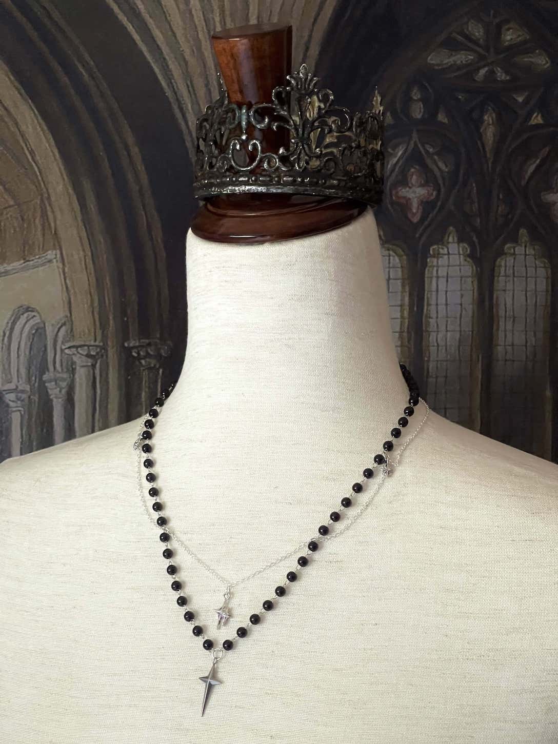 A Medieval Knight Inspired Gothic North Star Beaded Chain Necklace in Black x Silver.