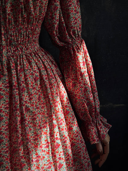 The sleeve details close up.