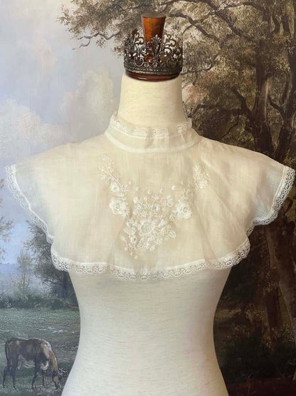 An Edwardian era Inspired Floral Embroidery Linen Capelet Collar in White, floral embroidery high neck cape, Victorian baroque and regency.