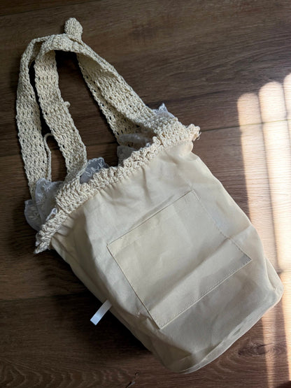 Inner pocket of the bag