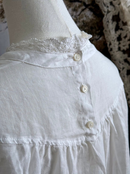 Button details on the neck