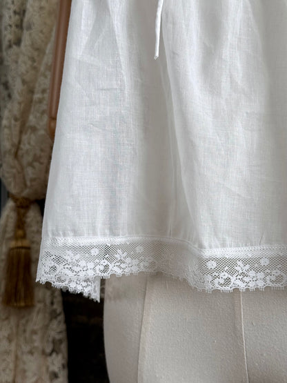 Close up of the lace hem